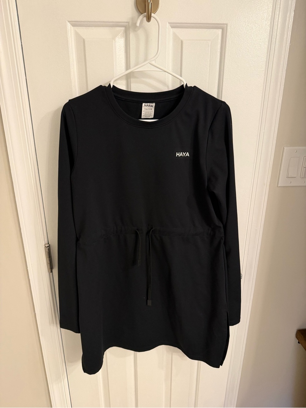 HAYA Black Long Sleeve Drawstring Tunic Workout Shirt Modest Hijabi Brand